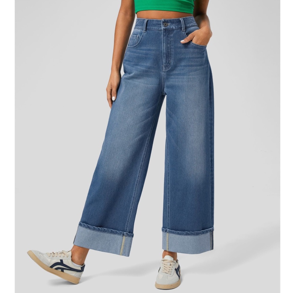 NWT Halara Flex High Waisted Rolled Hem Wide Leg Stretchy Knit Jeans Medium